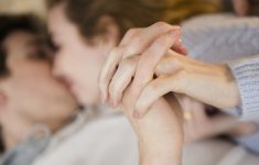 Секс, любовь и тактильный контакт: как они связаны?