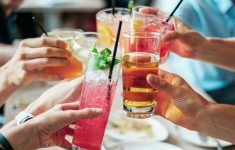 Ученые: даже умеренное потребление алкоголя повышает риск развития трех видов рака