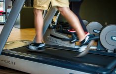 Тренировки на беговой дорожке могут помочь при рассеянном склерозе