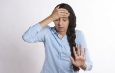 Почему женщины чаще мужчин страдают от мигреней