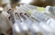 Австрия отменила обязательную вакцинацию от коронавируса