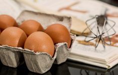 Доктор Мосли: ежедневное употребление яиц помогает похудеть. Он поделился рецептом вкусного завтрака
