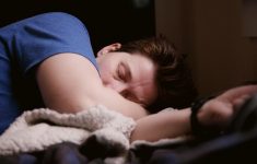 Любое освещение во время сна грозит ожирением