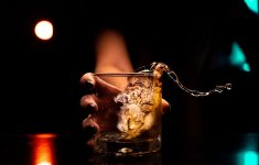 Отказ от чрезмерного употребления алкоголя снизит уровень высокого холестерина в крови