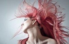 Три распространенные привычки ухода за волосами, из-за которых можно облысеть
