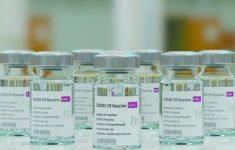 Вакцину от ковида на основе микроРНК делают в России