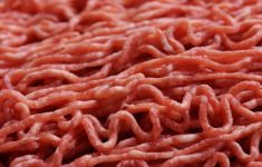 Диетолог назвал мясо, способное предотвратить ОРВИ и воспаление легких