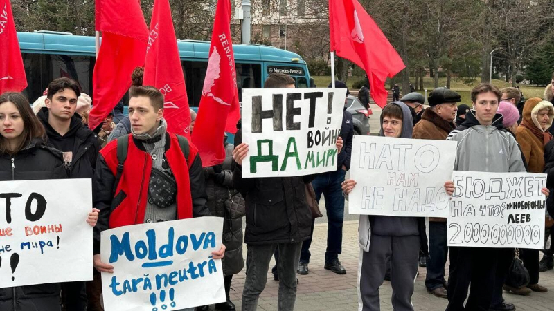 В Кишиневе оппозиция потребовала освободить задержанных активисток