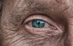 Губка в глазах поможет справиться с глаукомой