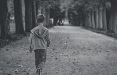 Детское одиночество может закончиться алкоголизмом