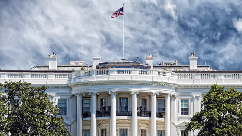 В США предрекли военный конфликт из-за пошлин Трампа