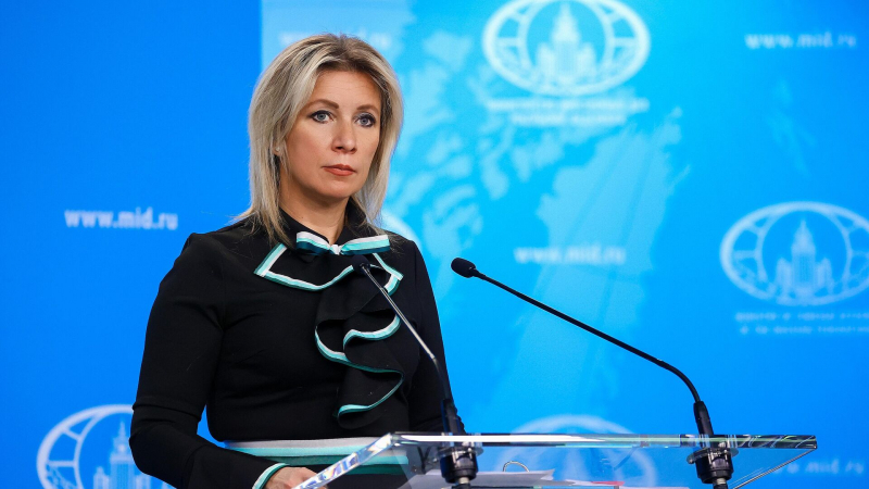 Захарова раскритиковала слова Макрона о приверженности мирному процессу