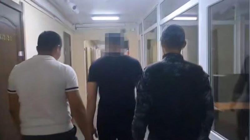 Мужчина избил двух врачей в детской больнице Караганды