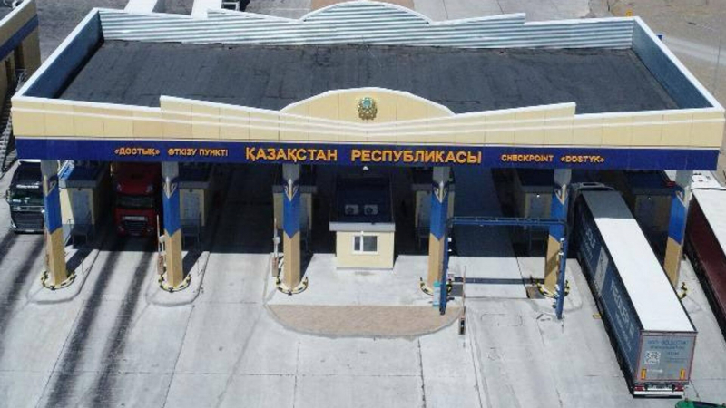 На границе с Китаем начал работу новый пункт пропуска "Достык-автомобильный"