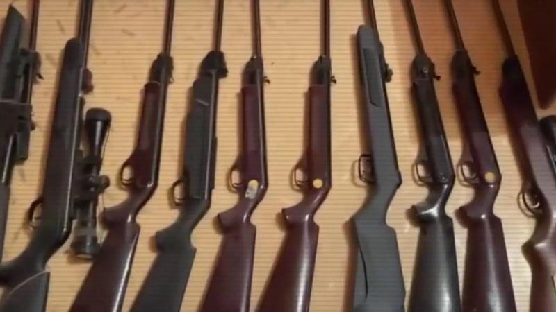 Более 3 тысяч боеприпасов и 300 единиц оружия обнаружили полицейские Казахстана за три дня