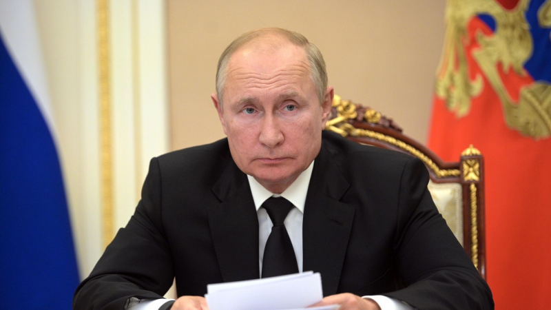 Путин призвал МВД уделять внимание безопасности перед 80-летием Победы
