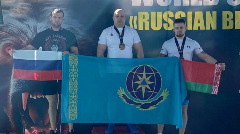 Рекорд абсолютного чемпиона установил представитель МЧС Казахстана в Барнауле