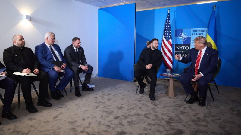 СМИ обратили внимание на необычную деталь на встрече Зеленского и Трампа